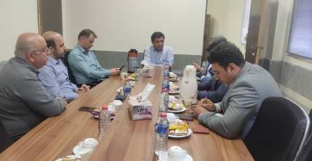 جهش به سمت بندر سبز؛ دانشگاه علوم و فنون دریایی خرمشهر پیشنهاد همکاری زیست‌محیطی با اداره بندر ارائه کرد